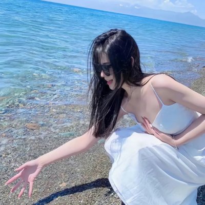 比基尼少女